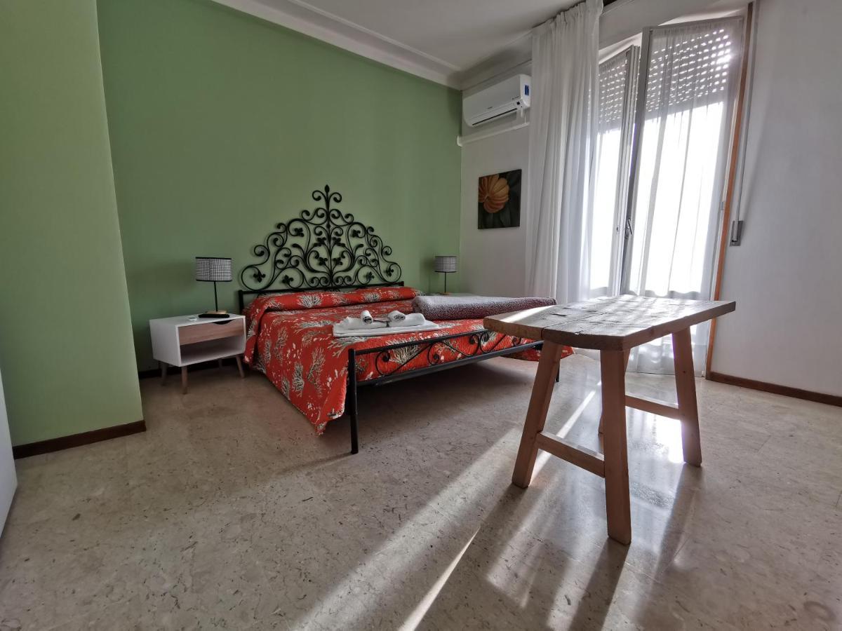 B&B Ospedale Maggiore Parma Affittacamere Bagian luar foto